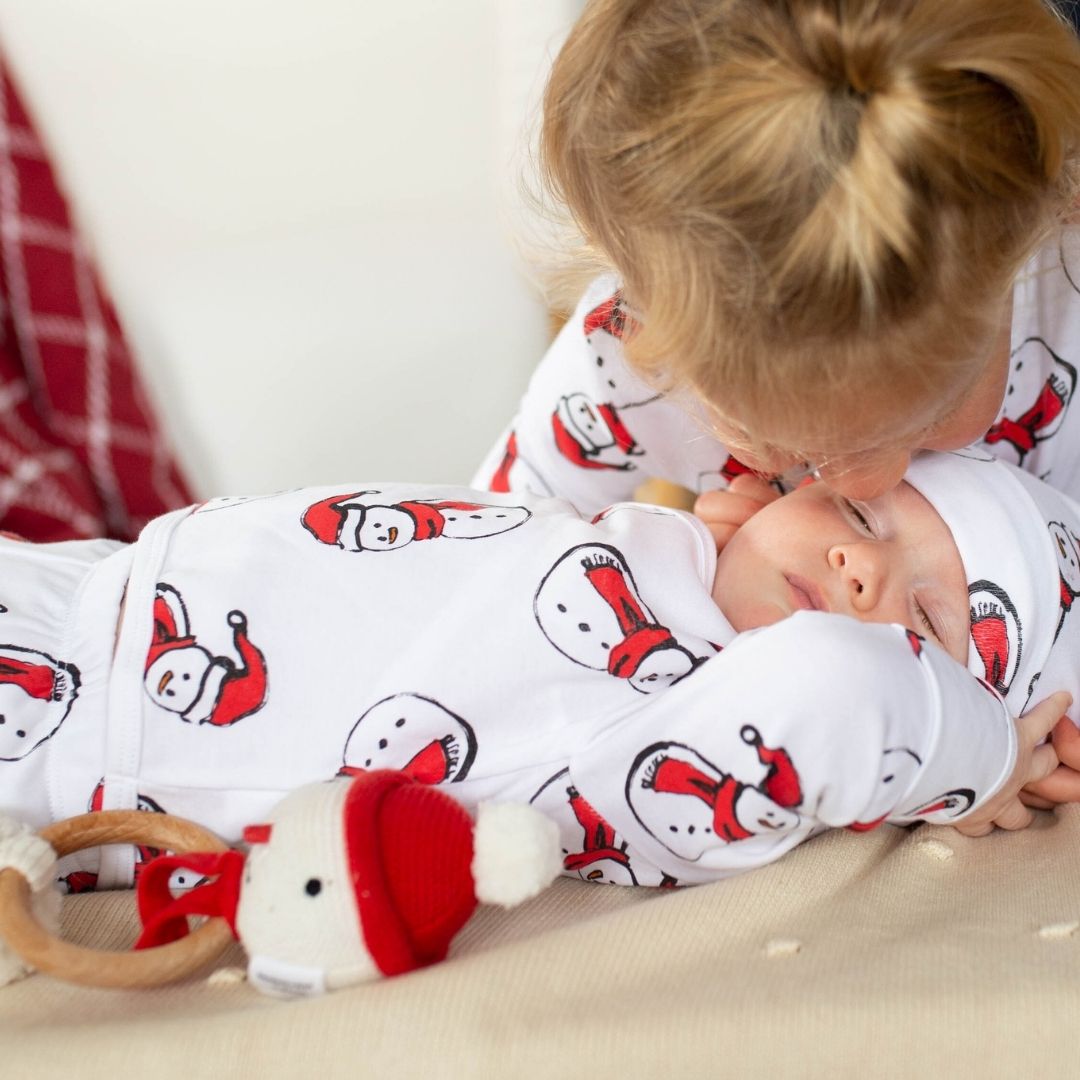 baby wearing snowman take me home set