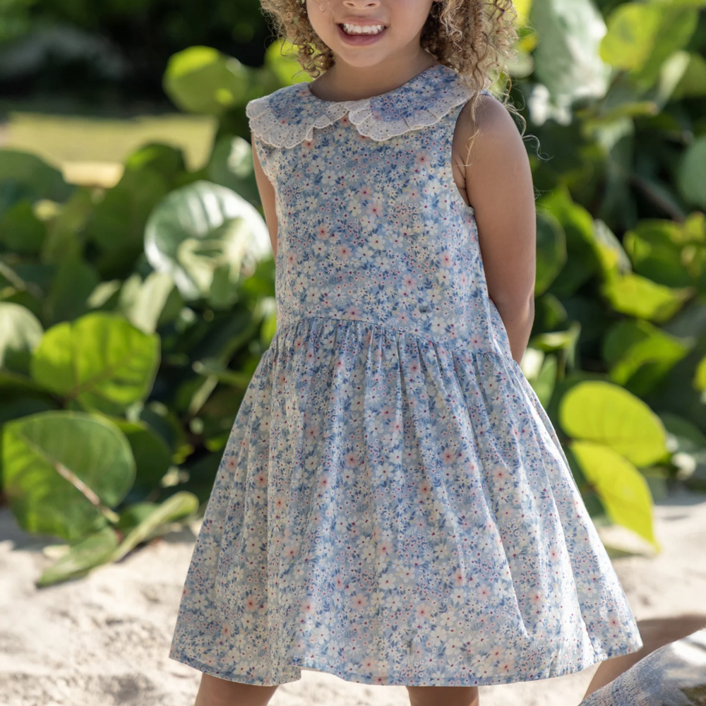 a girl wearing Lys Dress in Amelia Print 