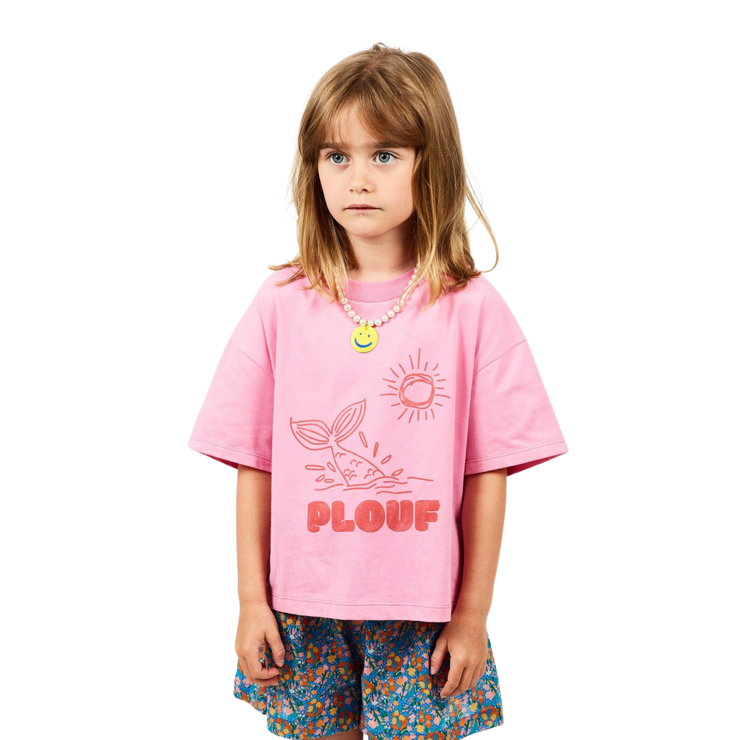 a girl wearing Plouf T-Shirt in Rose